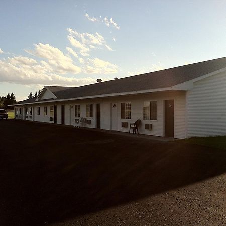 Village Inn Motel Chatham Extérieur photo