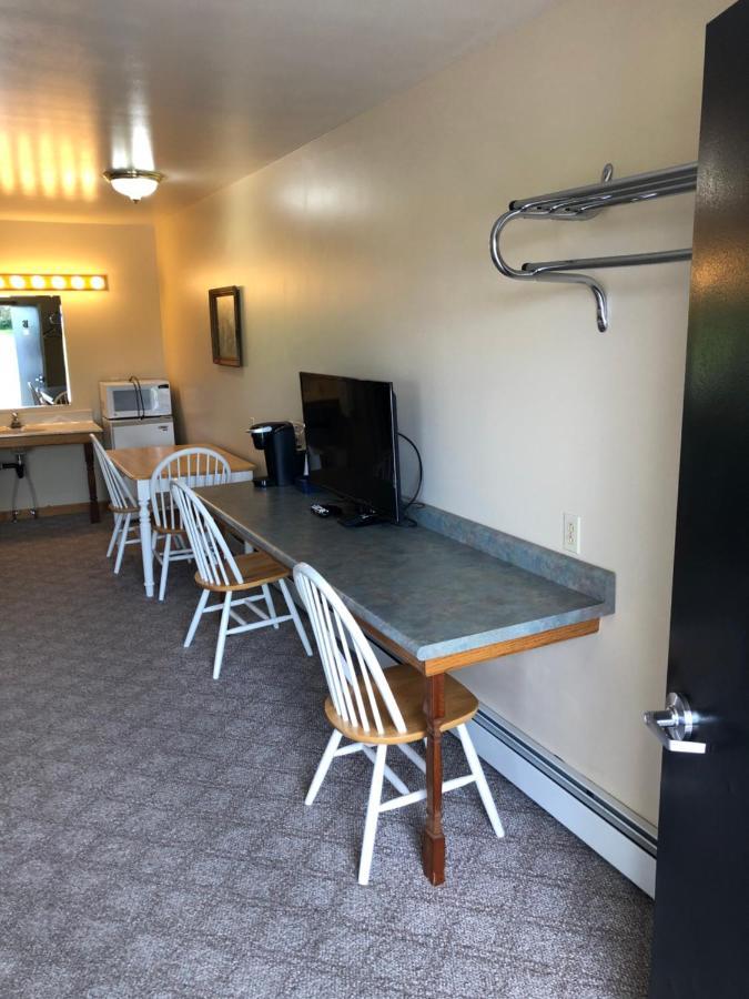 Village Inn Motel Chatham Extérieur photo
