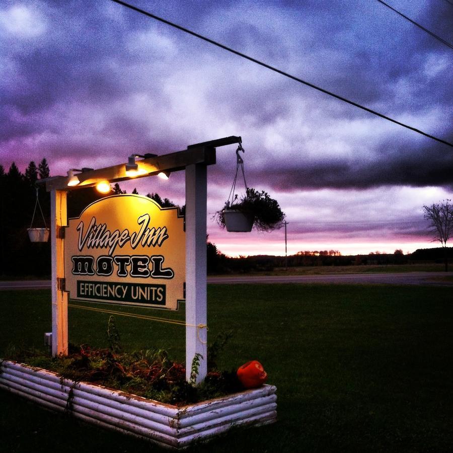 Village Inn Motel Chatham Extérieur photo